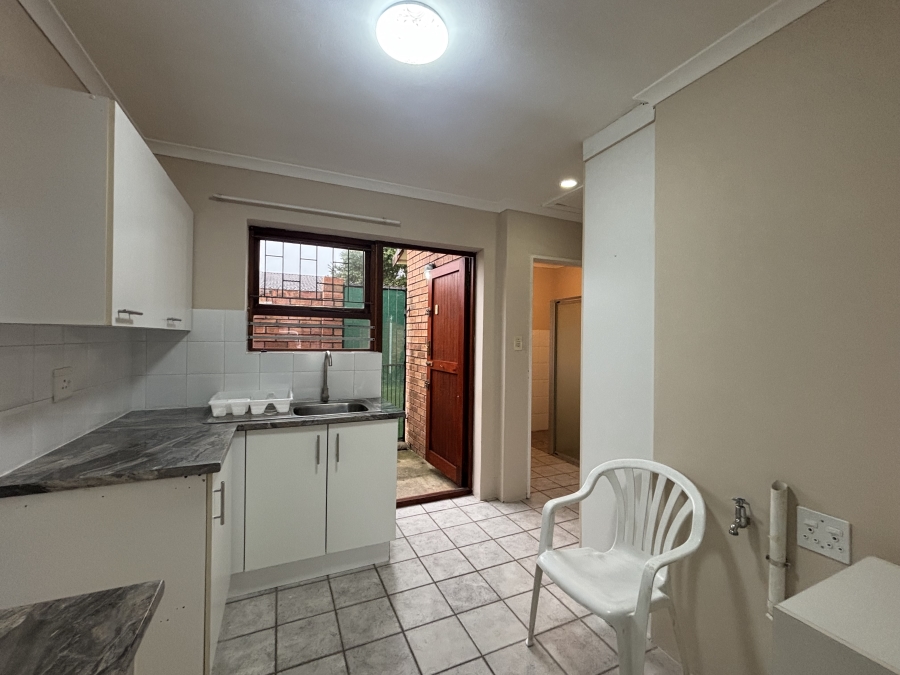 To Let 1 Bedroom Property for Rent in Fernglen Eastern Cape